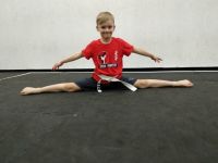 Конкурс на лучший шпагат