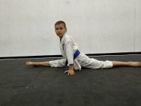 Конкурс на лучший шпагат