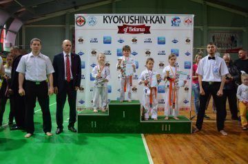 Участвовать в соревнованиях обязательно