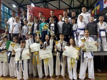 Участвовать в соревнованиях обязательно