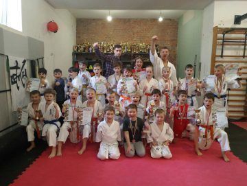 Участвовать в соревнованиях обязательно