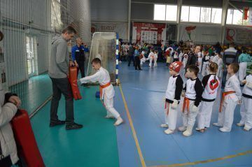 Участвовать в соревнованиях обязательно