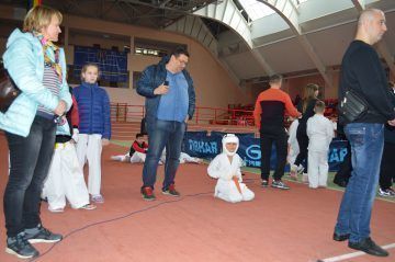 Участвовать в соревнованиях обязательно