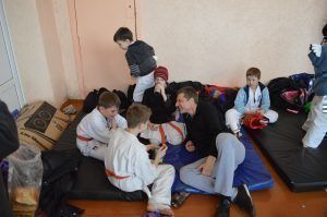 Участвовать в соревнованиях обязательно