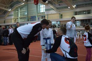 Участвовать в соревнованиях обязательно