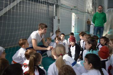 Участвовать в соревнованиях обязательно