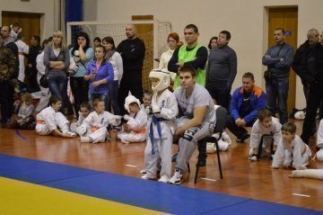 Участвовать в соревнованиях обязательно